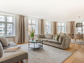 Sanders Regent - Popular Three-Bedroom Apartment Near Central Square